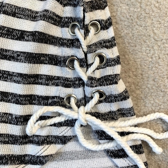 Almost Famous boho top blouse Stripe Ties Size Medium Black White - Picture 4 of 7